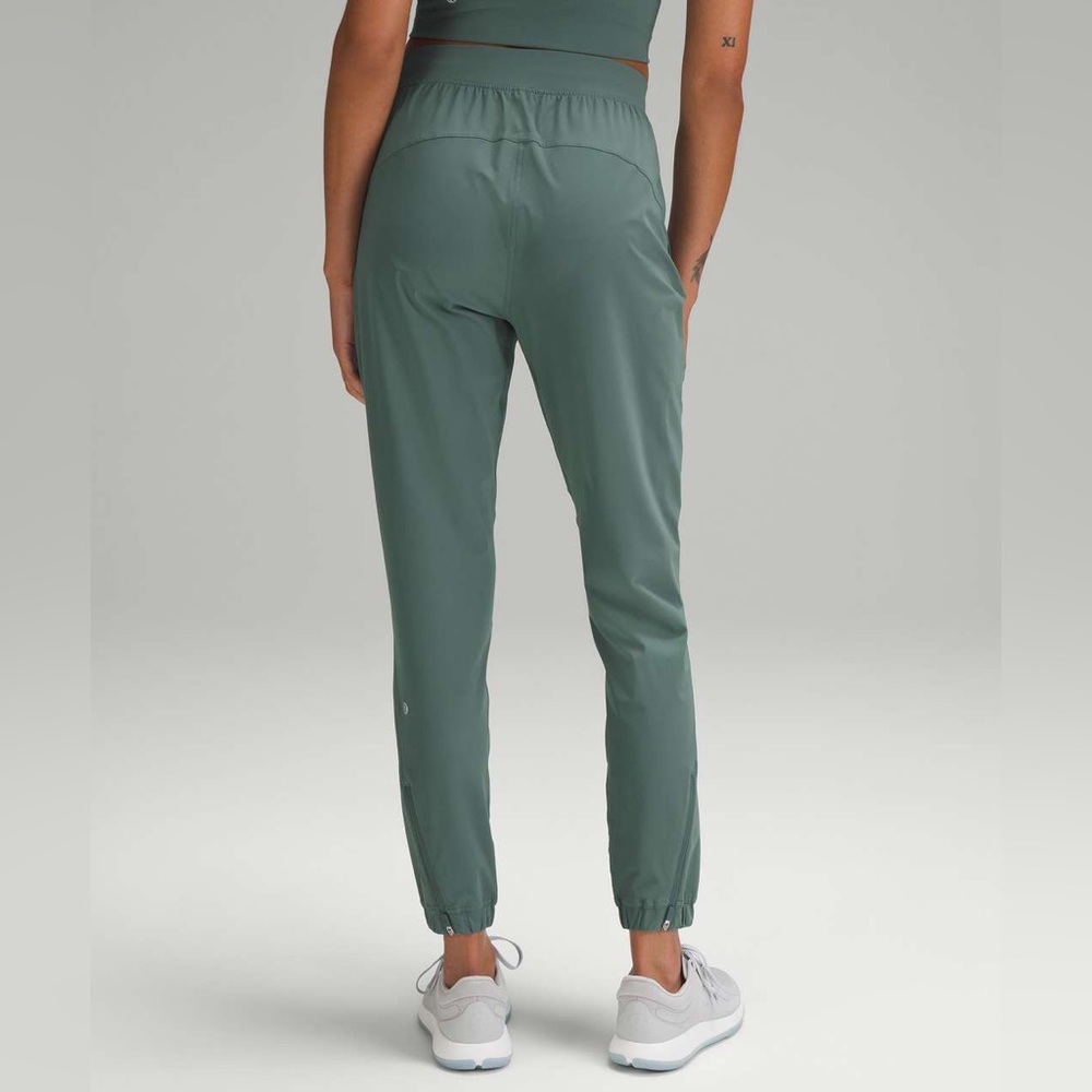 D - Lululemon Adapted State High-Rise Jogger *Full Length
Medium Forest